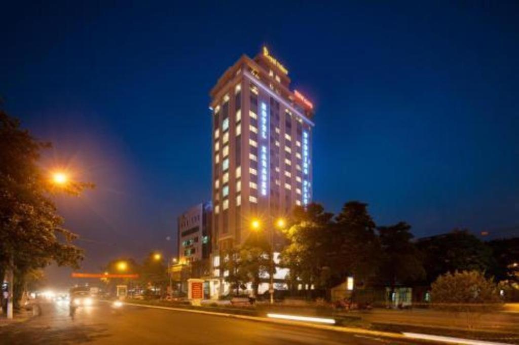 Royal Palace Hotel Tuyen Quang Dış mekan fotoğraf