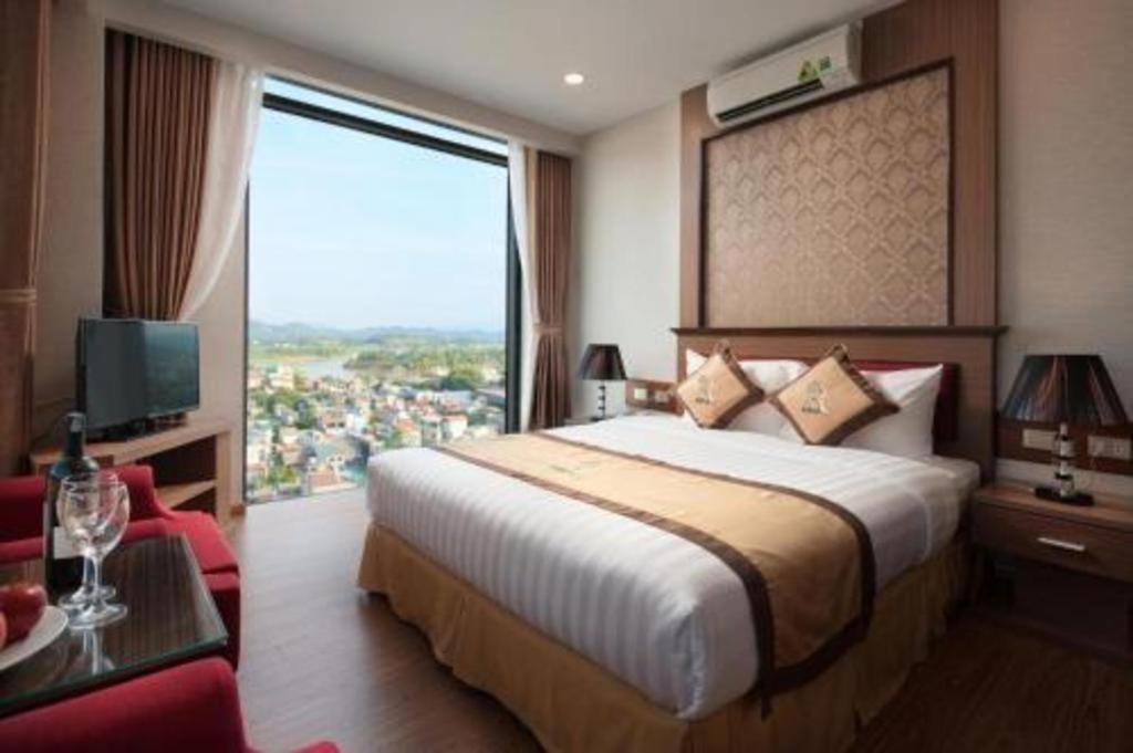 Royal Palace Hotel Tuyen Quang Dış mekan fotoğraf