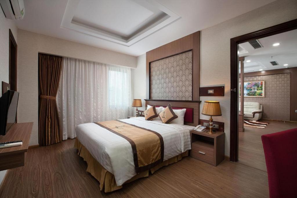Royal Palace Hotel Tuyen Quang Dış mekan fotoğraf